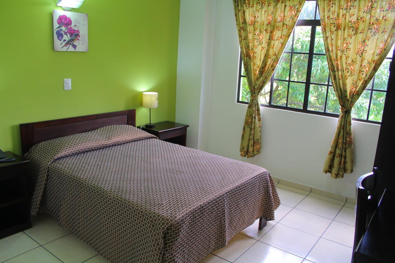 Hostal De Asturias San Salvador Extérieur photo
